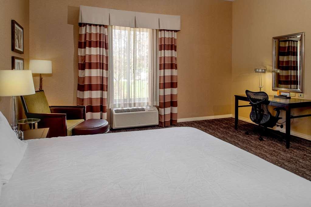 Hilton Garden Inn St. Louis Airport Berkeley Δωμάτιο φωτογραφία